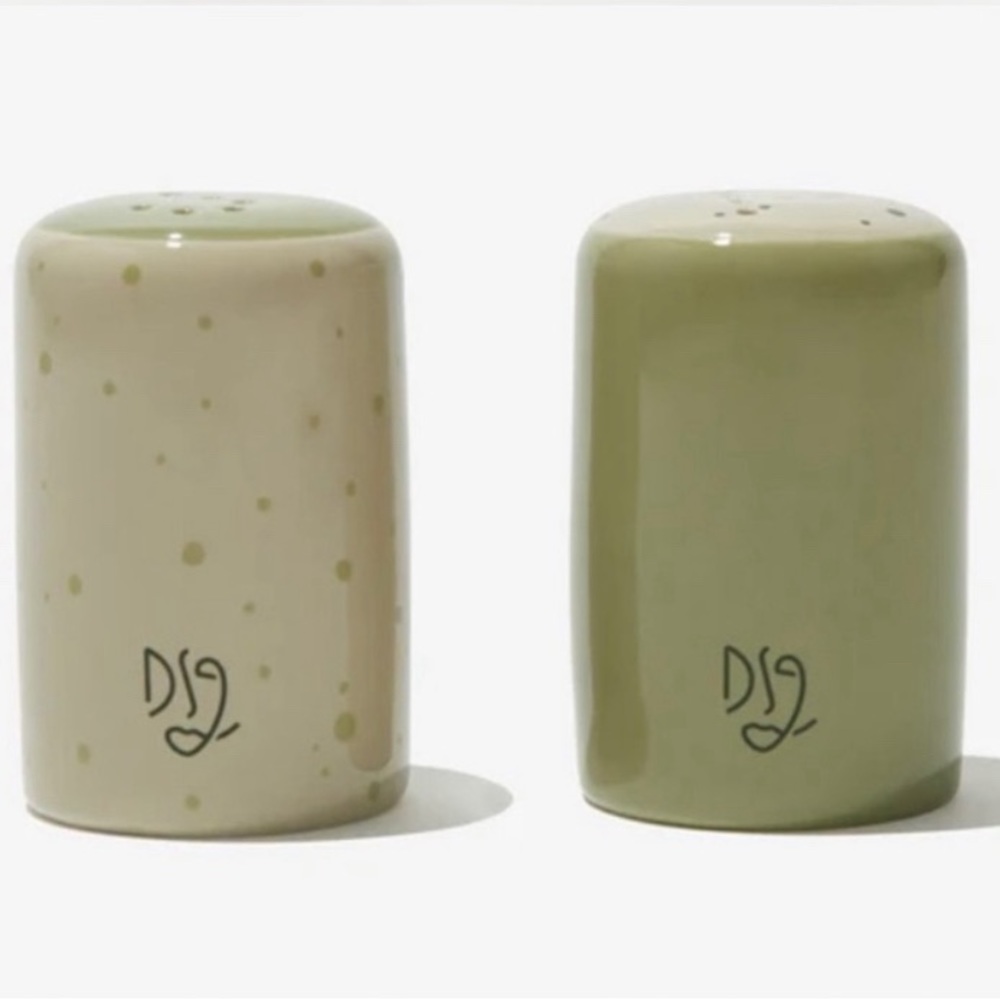 DARLING SPRING Ceramic Salt & Pepper Shakers Green Polka Dots Original Box